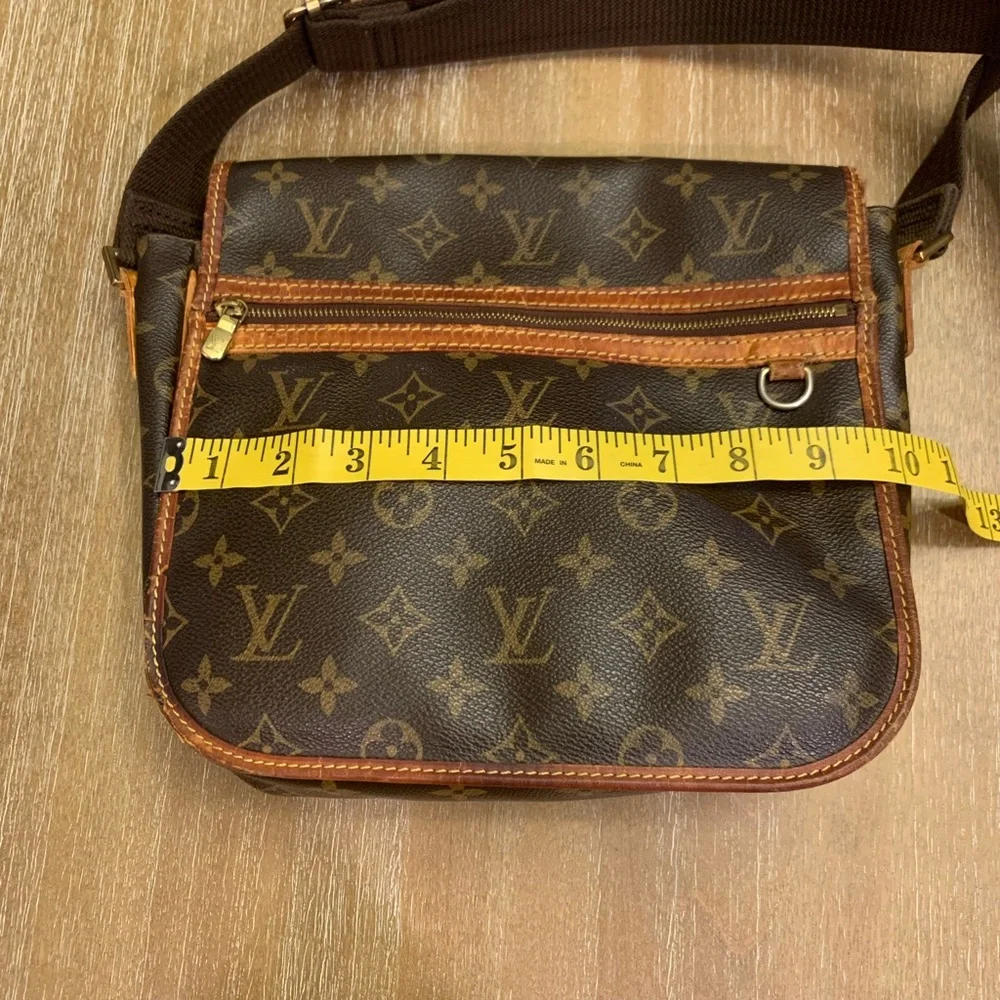 Authentic Louis Vuitton Brown Monogram Messenger Bag - Picture 14 of 16